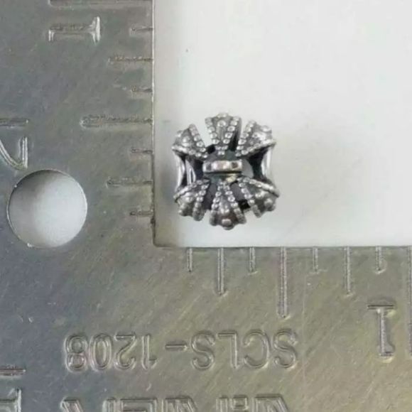 Sale! AUTHENTIC PANDORA REGAL CROWN CHARM - Picture 6 of 9